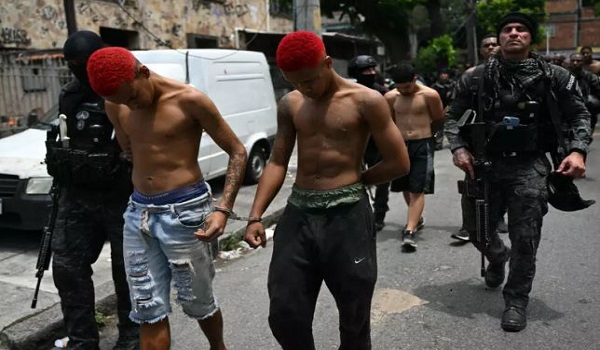 2,500 anggota polis menyertai operasi dadah di Rio, Brazil / Foto AFP